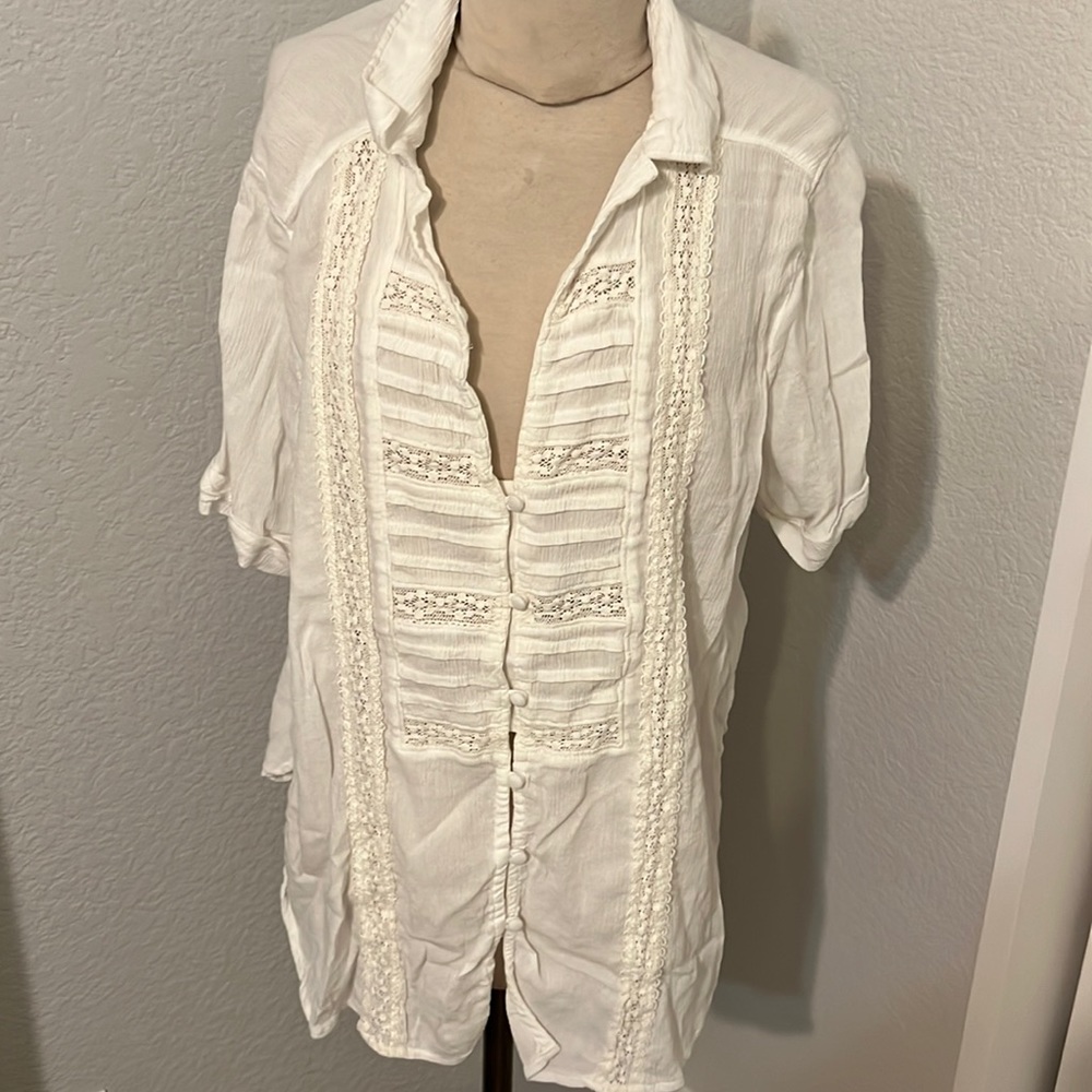 Cute Abercrombie white top